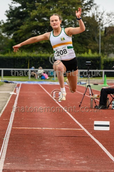 Age25SUN-910559 - Field Female Set Two