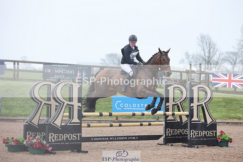 250418-115817-01783 - 080-Tichy.Sanders-SPARHANGER.VELVET