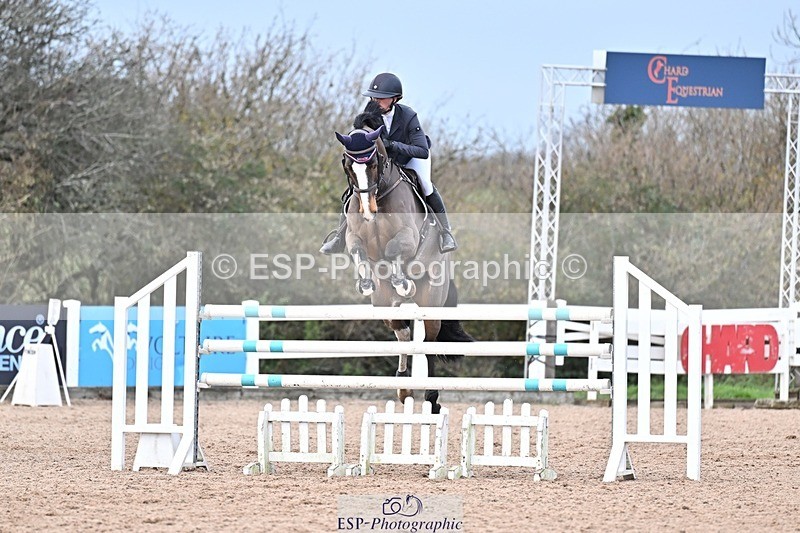 251126-134037-00610 - Cls 5 Foxhunter and 1.20m