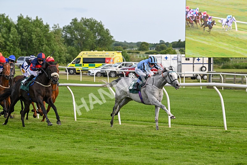 100625-Race 5-Crowns Lady-7246 - Race 5