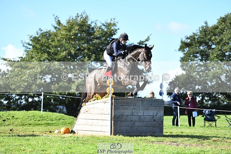231022-113613-26245 - 255-CLOUDBERRY.BLUE-Isabelle.Downes-XC