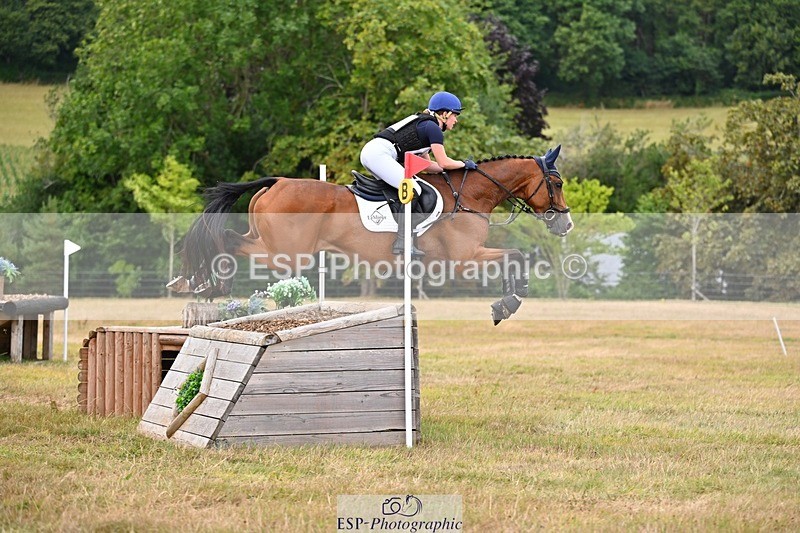 250803A-153514-16043 - O-682-Millie.Juleff-HERONA.CZ.Z