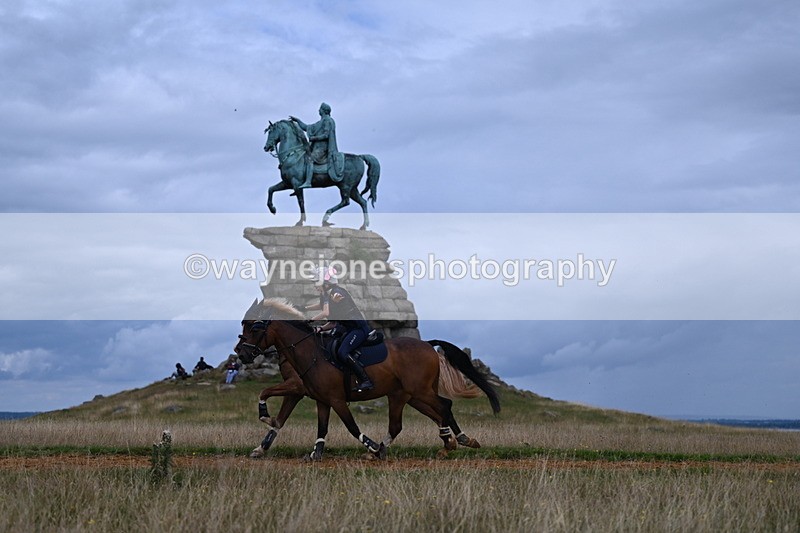 DSC_6119 - Time at Statue 12:17 to 12:44