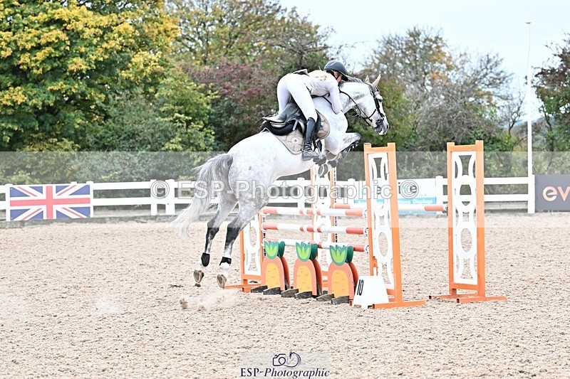 251015-131924-00541 - Cls 4 Newcomers and 1.10m Open