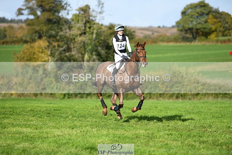 251024A-121240-09200 - B-124-Sophie.Lamb