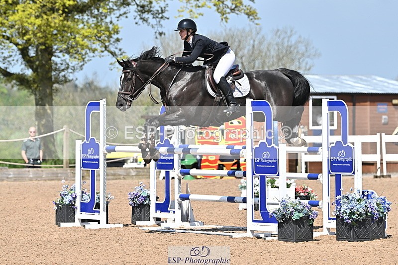 240509A-114000-01256 - Cls 9 Snr 1.20m Open