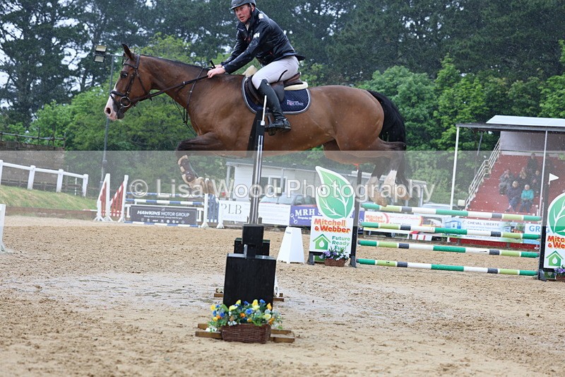 3E7A7475 - Class 8: Senior Foxhunter/1.20 open