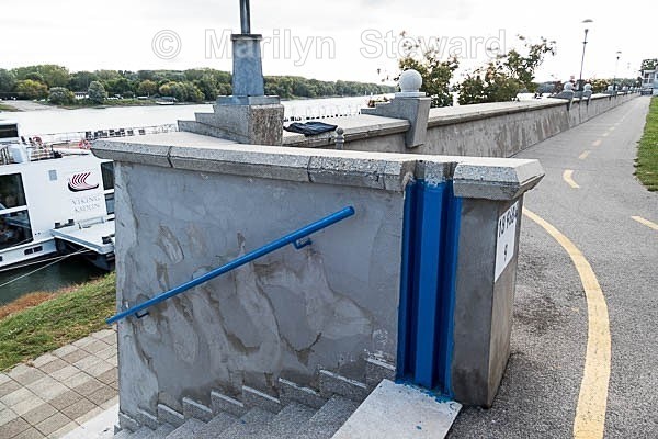 Mohacs, river defences 2 - Capitals of Eastern Europe