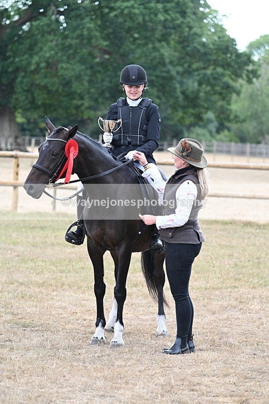 WJ7_1493 - Class 8 Ridden Veterans