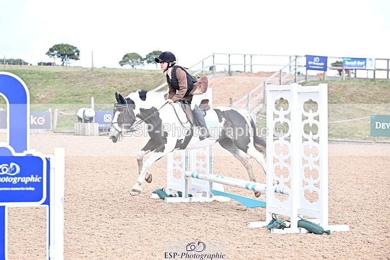 250826-153138-00132 - Clear Round and 60cm