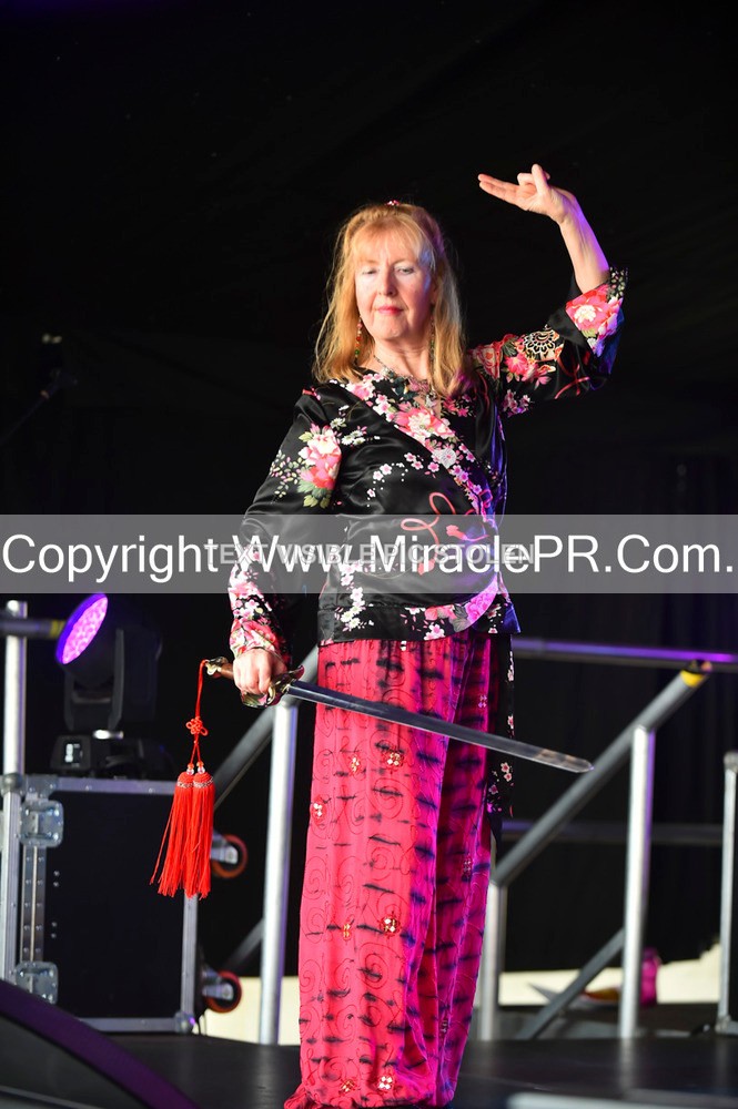 SH4_1598 - Tai Chi with Lisa Kay.