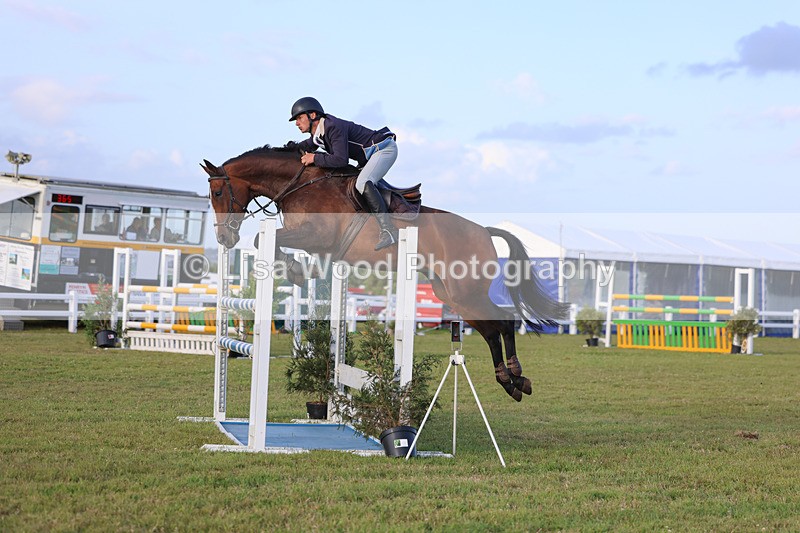 3E7A4974 - Class C1: Showjumping Senior Newcomers/1.10m open