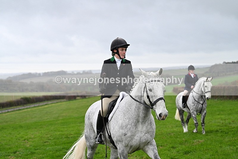 WJ7_8892 - Meet Staff & Hounds