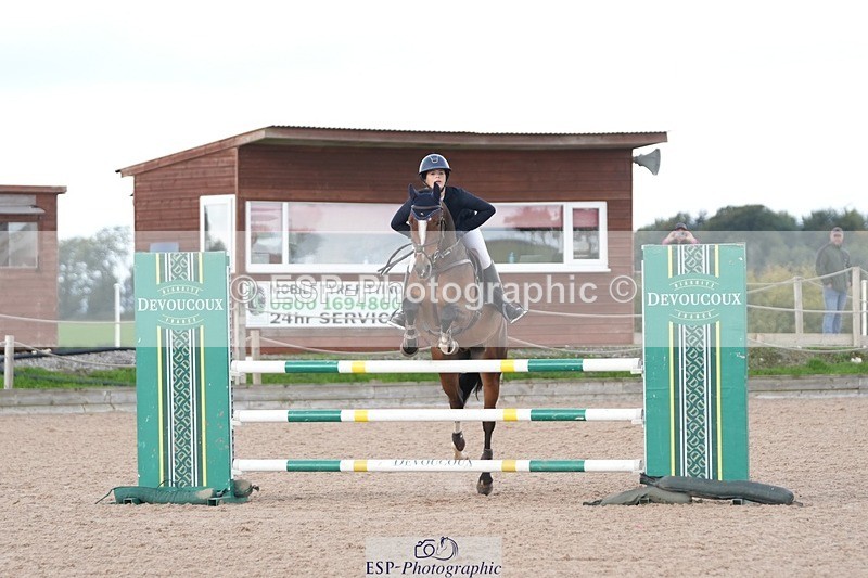 250921-122623-02921 - Cls 9 Pony Foxhunter and 1.10m