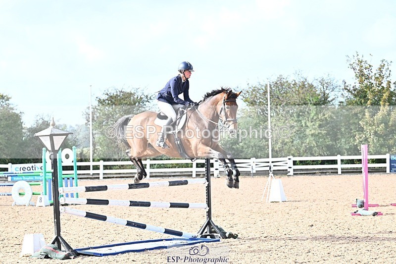 261014-131513-00605 - Cls  05 Snr Newcomers & 1.10m Open