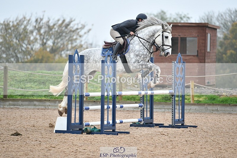 241102A-110501-04180 - SAT Cls 9 British Novice and 90cm Open