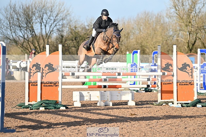 231210A-134754-02687 - Cls 20 Newcomers & 1.10m Open