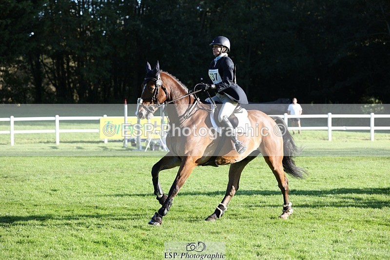 231022-094255-24067 - 637-JOIE.DE.TOURLIDA-Bronia.Hill-TrotUp+SJ