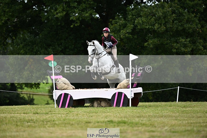 240825X-114827-32125 - 70cm XC 11.00 to 12.00