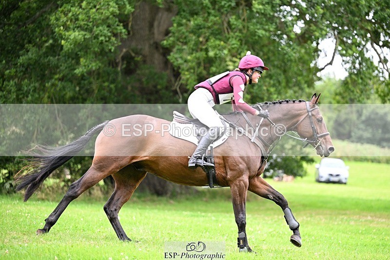 240803-123607-04084 - 077-Georgie_Selley-VICARSTOWN_VICTOR