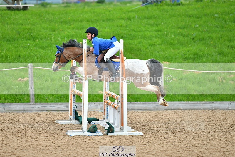 230513A-091357-00076 - Cls 11 Stepping Stones 128+138cm