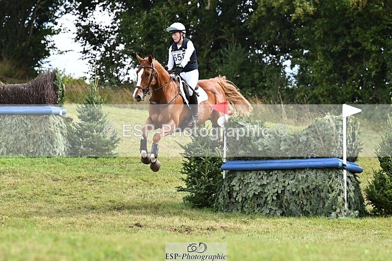 250831-104554-06404 - L-558-Lucy.Davies