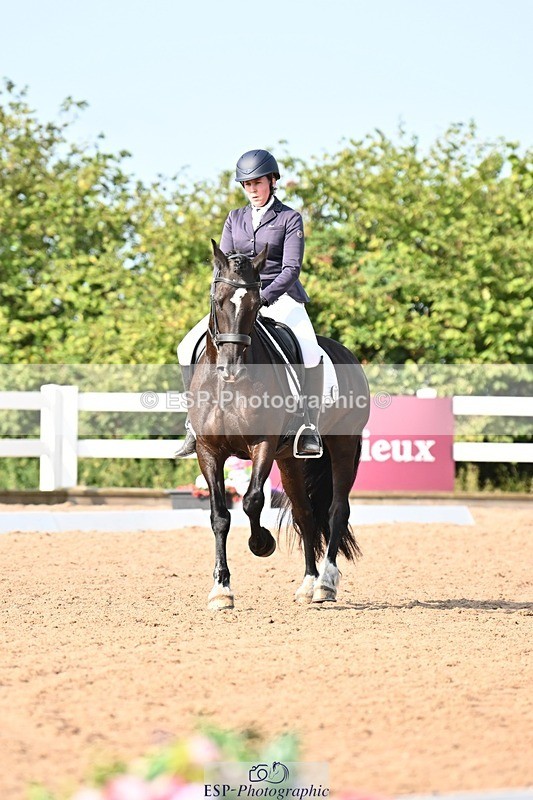 250815-095034-00209 - 027-Samantha.PringTongwynlais.Moon.Dancer