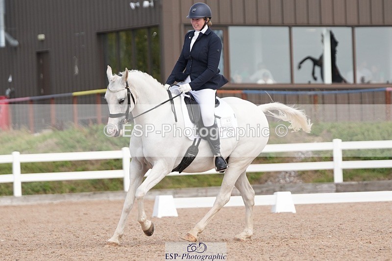 250906-130903-03537 - 065-Jessica.PerrySilver.Secret