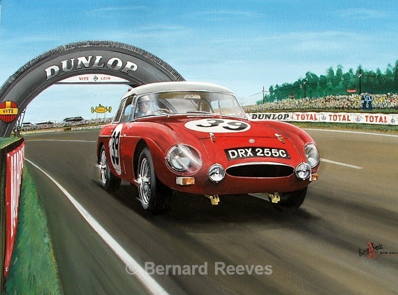 MGB at Le Mans- Dunlop Bridge - Classic cars