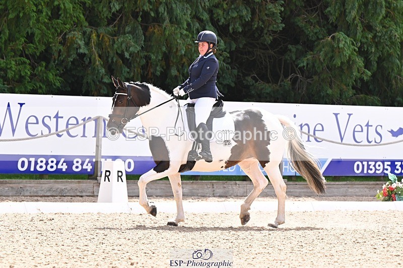 240809-114938-00596 - 228-Lauren.Picknett-Bonnie.V