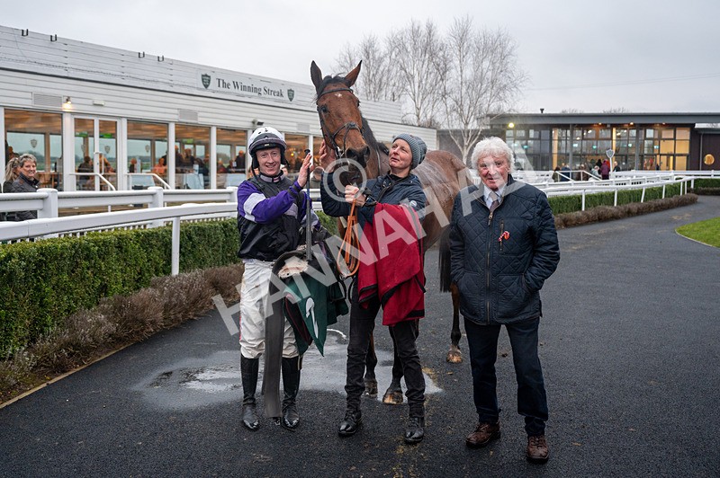 310125-Race 7-Balcomie Breeze-3792 - Race 7