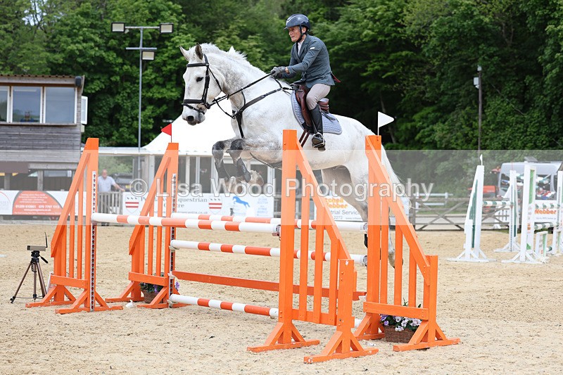 3E7A9495 - Class 8: Senior Newcomers/1.10m open