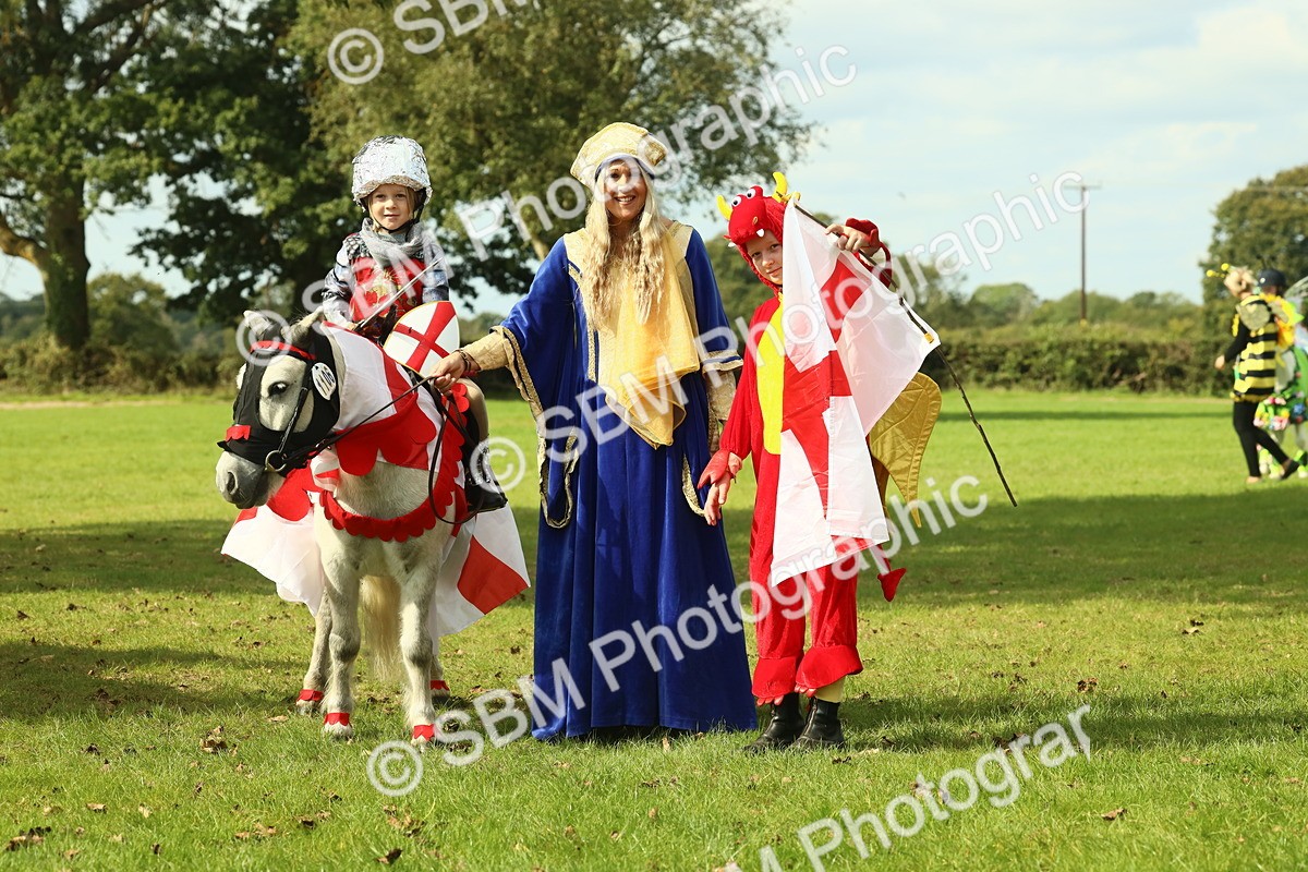 SBM_63638 - S35 - Fancy Dress Showing