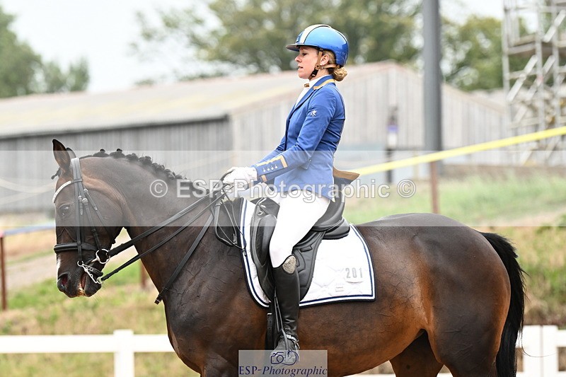 240815A-133720-01572 - 201-Natasha.Collings-Costello-Dovevale.Tender.Dove