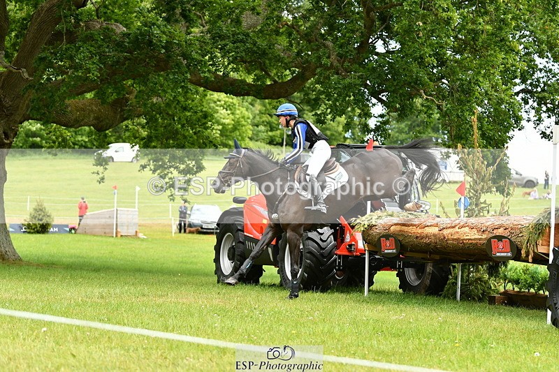 250525A-124630-16714 - D-452-Tiana.Coudray-COEUR.DE.L.ESPRIT.Z