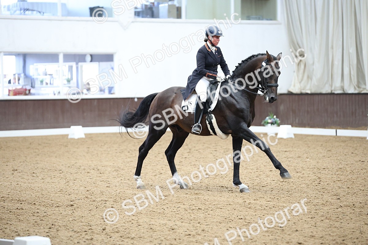 SBM_004414 - Class 9 - FEI Inter 1 Gold - 15.55-16.43