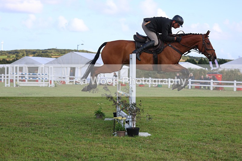 3E7A4808 - Class C1: Showjumping Senior Newcomers/1.10m open