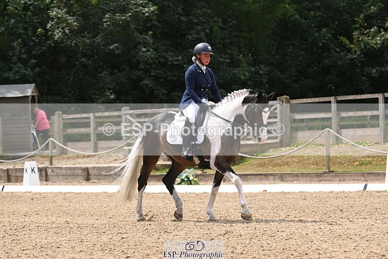 250720A-124113-10444 - 164-Dominique.Kinnaird-Perry-Pallas.Vanquish