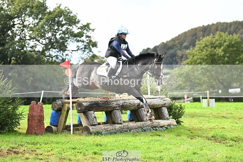 231021-135403-18151 - 444-REDHILL.SKANDEL-Emma.Stokes-SC+XC