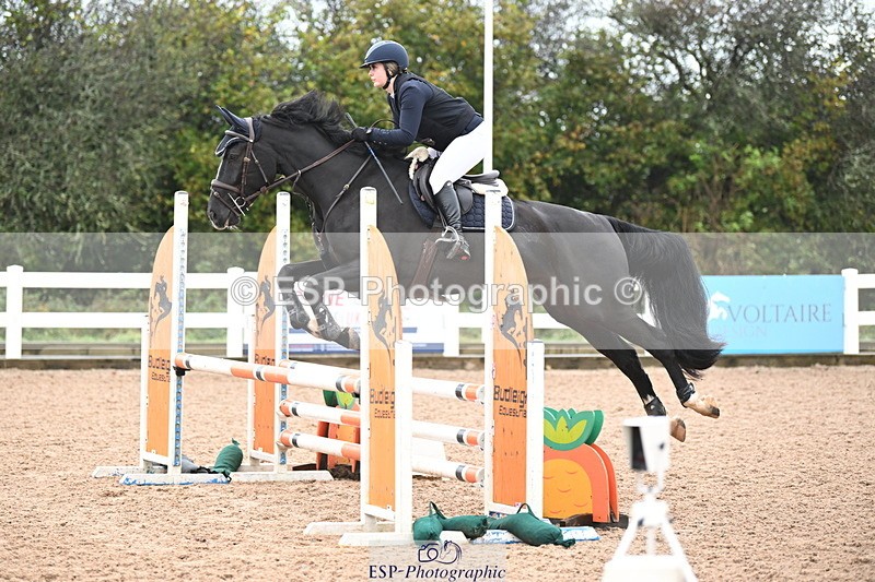 241023A-110502-00452 - Cls 1 British Novice and 90cm Open