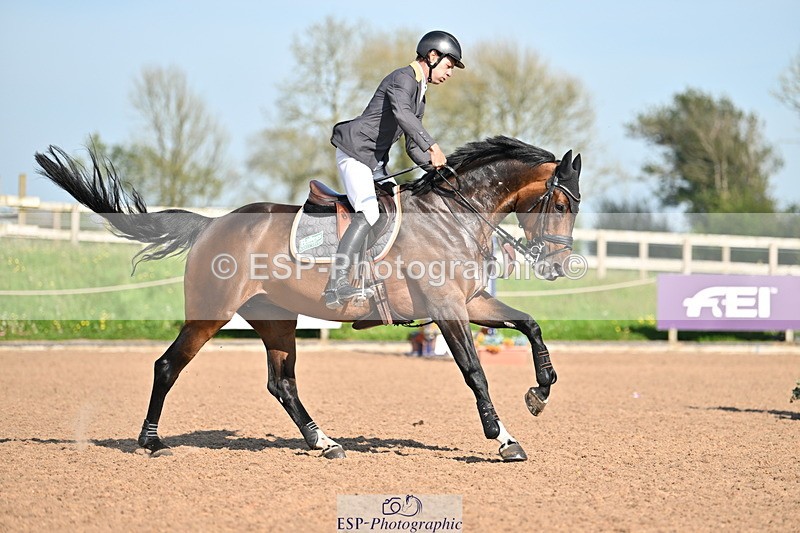 240510A-171132-09401 - Cls 24 National 1.40m Open