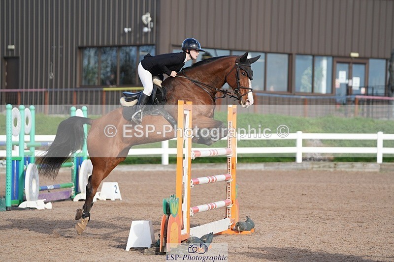 251108-130726-02650 - Cls 13 Foxhunter and 1.20m Open