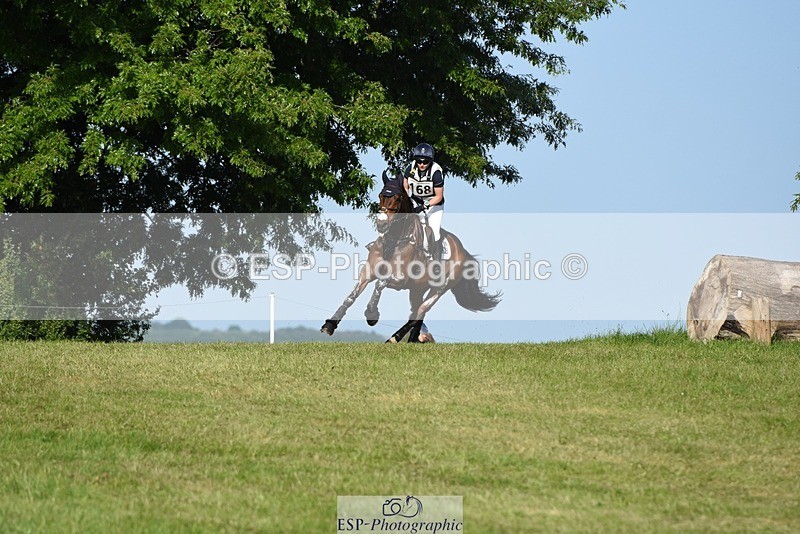 230527-180152-14280 - 168-PARKFIELD_ARTIE_BLOU-Laura_Collett-XC