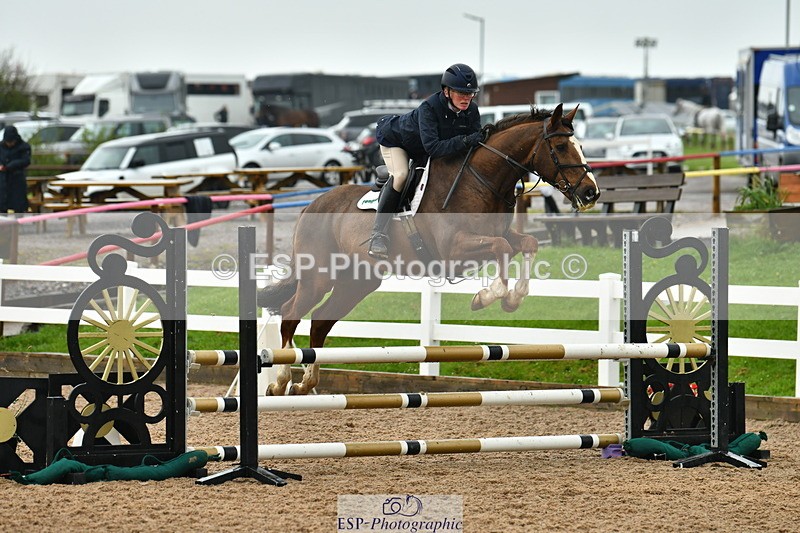 230505A-100619-03181 - Cls 13 British Novice