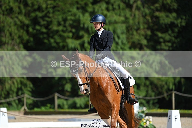 230526-155908-07231 - 252-LVS_MOVISTAR-Elizabeth_Barratt-WEDTrotUp+DR