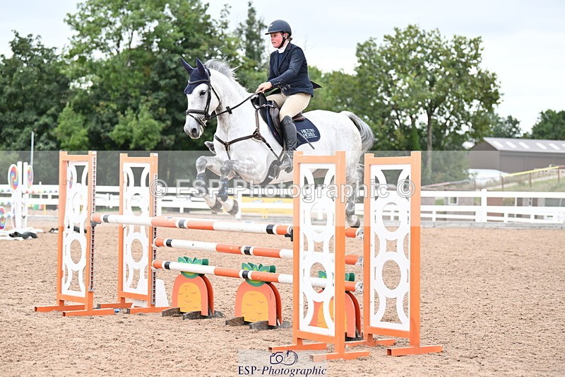 250820B-125305-00638 - Cls 4 Newcomers and 1.10m Open