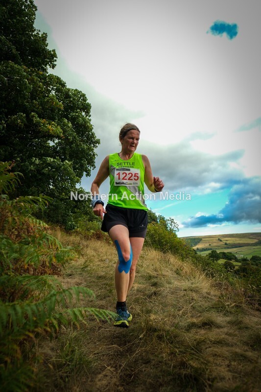 DSCF5526 - Reeth Fell race seniors
