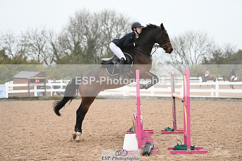 241103A-110512-07670 - SUN Cls 21 Snr Newcomers and 1.10m Open