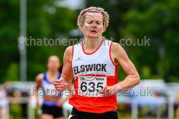 ComMast25-929704 - Track Female Set One