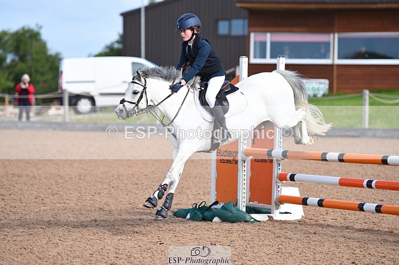 230716A-091910-01889 - Cls 32 Stepping Stones 128cm & 138cm